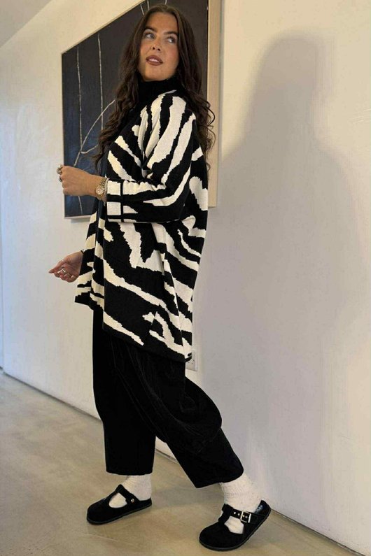 Oslo Animal Knit Cardigan Mono